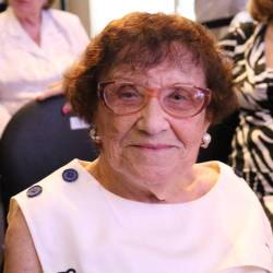 Lea Zajac de Novera es miembro del Comité de Honor de Sobrevivientes del Museo del Holocausto de Buenos Aires.